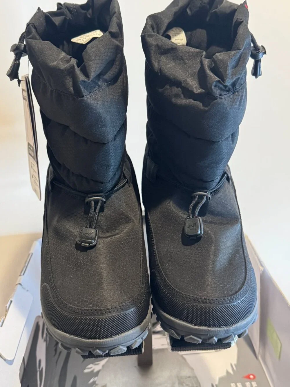 Baffin Cloud Low Winter Black Boot Size 9 NEW